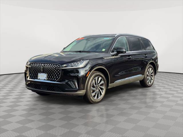 Used 2026 Lincoln Aviator AWD image 3