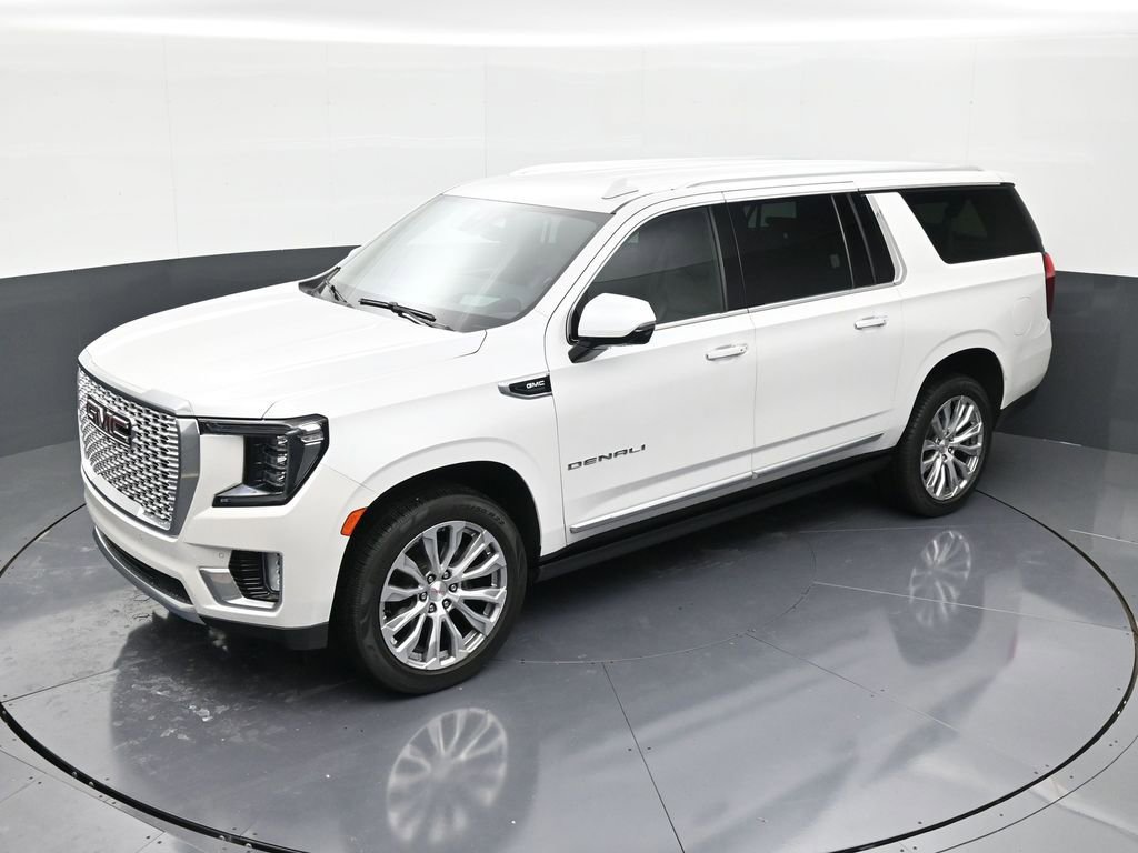 Used 2022 GMC Yukon XL Denali image 12