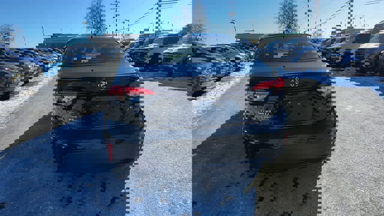 Used 2022 Toyota Corolla LE image 7