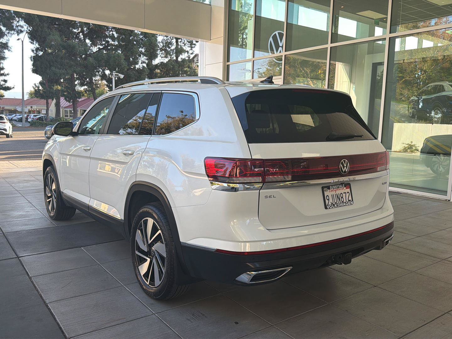 Certified 2024 Volkswagen Atlas SEL AWD/4WD image 3