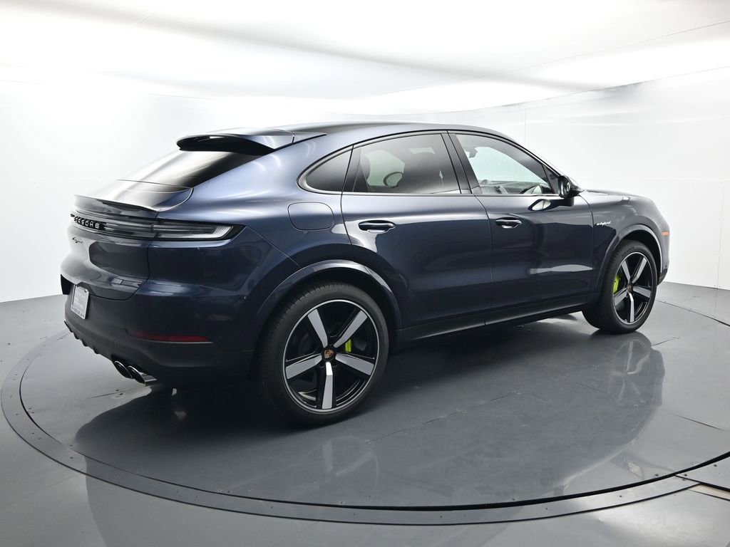 Certified 2025 Porsche Cayenne E-Hybrid Coupe image 15