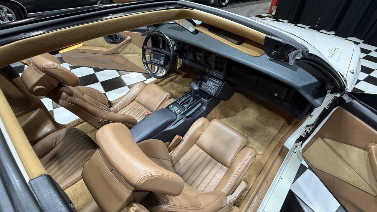 Used 1989 Pontiac Firebird Trans Am image 4