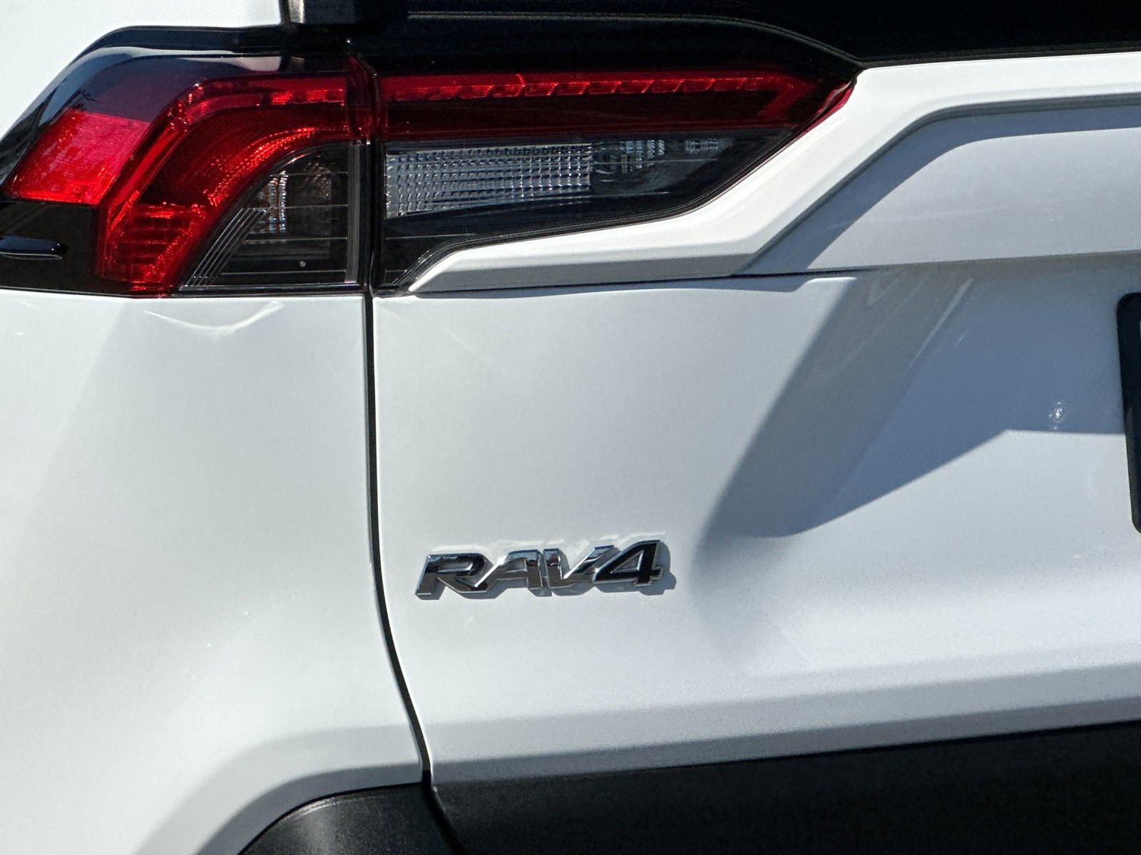 Used 2021 Toyota RAV4 LE FWD image 25