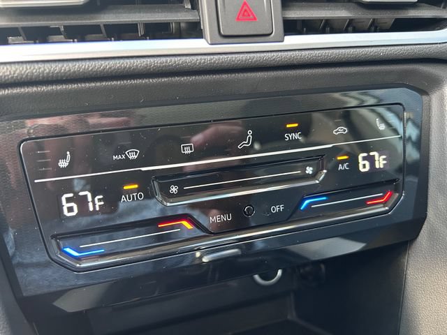 New 2026 Volkswagen Taos SE FWD image 16