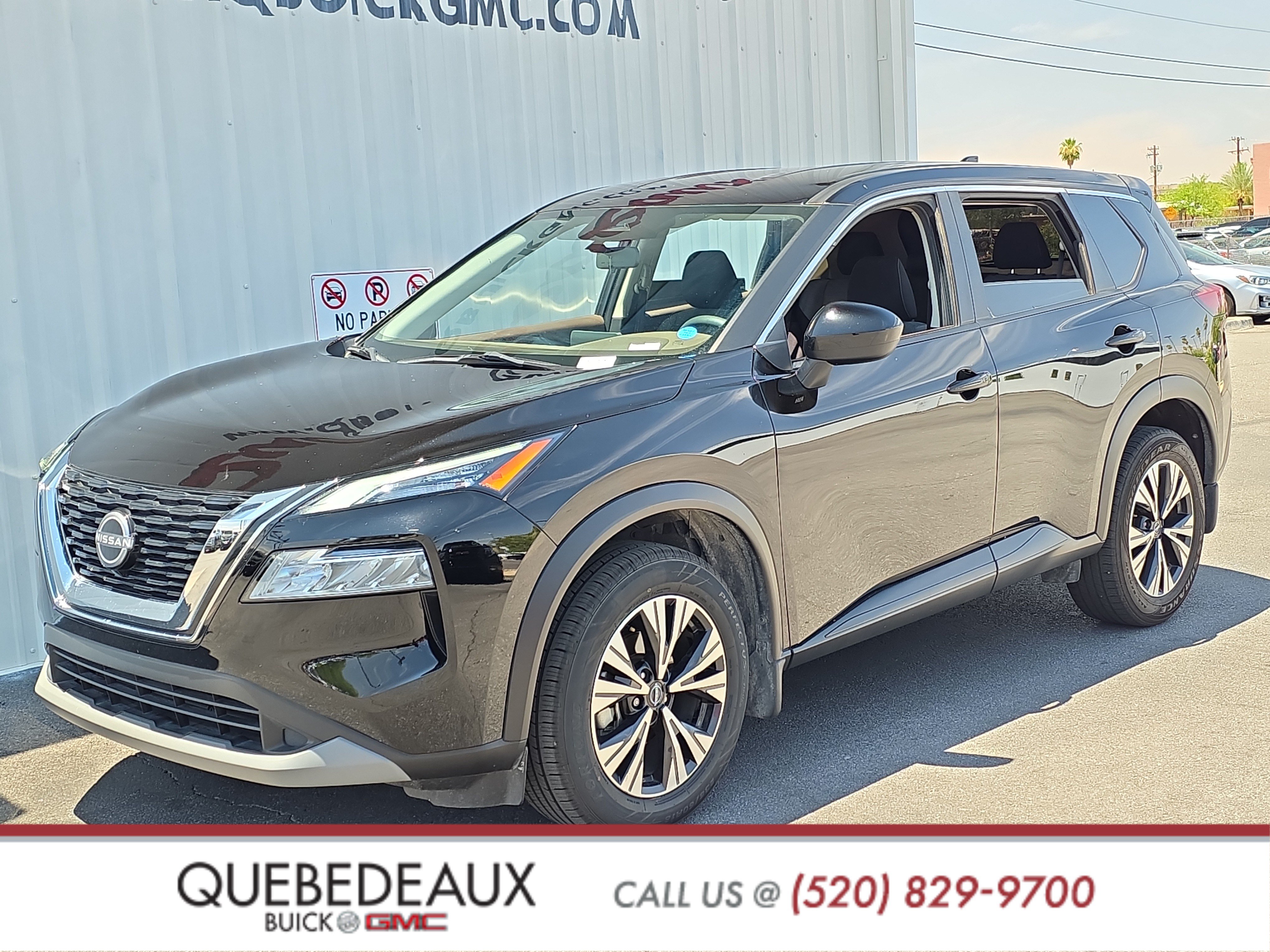 Used 2023 Nissan Rogue SV FWD image 3