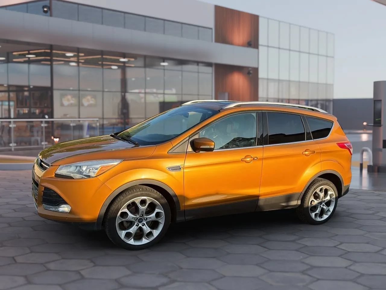 Used 2016 Ford Escape Titanium w/ Equipment Group 301A FWD image 2