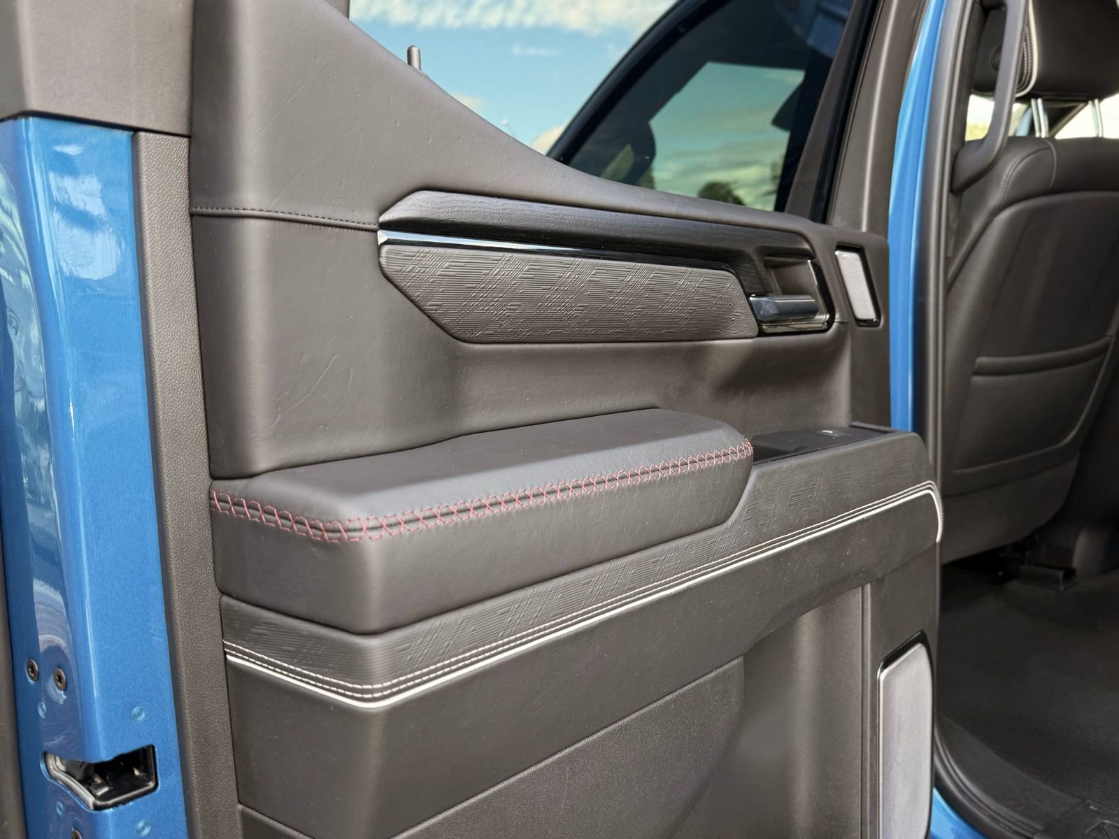 Used 2023 GMC Sierra 1500 AT4X image 22