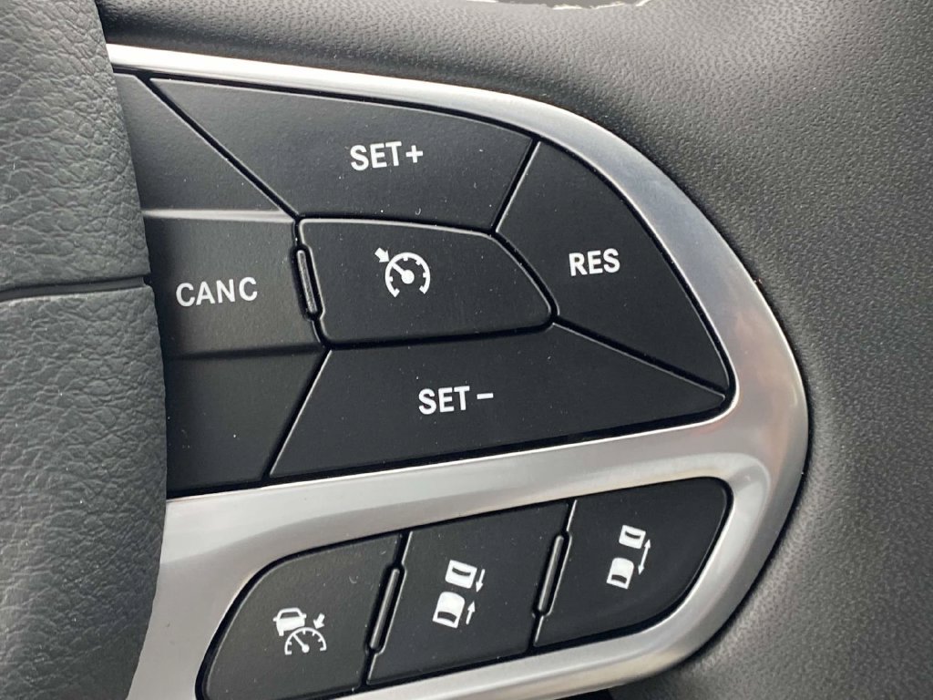 New 2027 Chrysler Pacifica Select FWD image 51