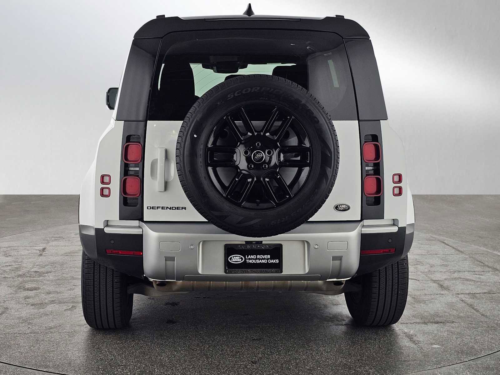 Used 2023 Land Rover Defender 110 S image 4