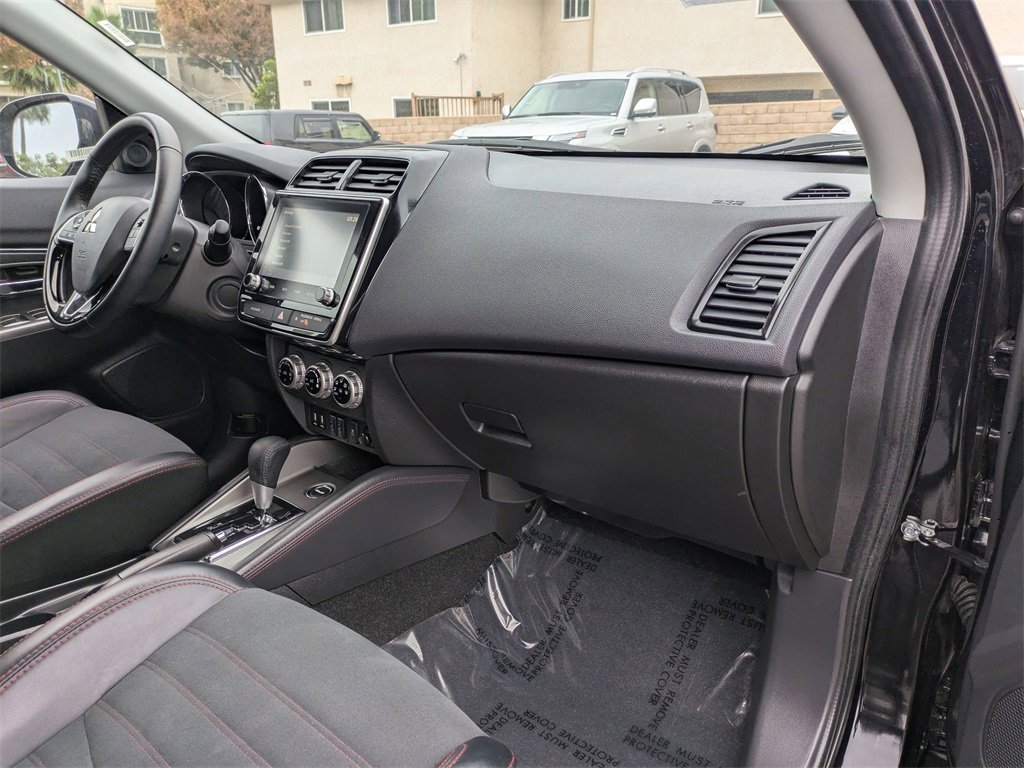 Used 2025 Mitsubishi Outlander Sport SE image 33