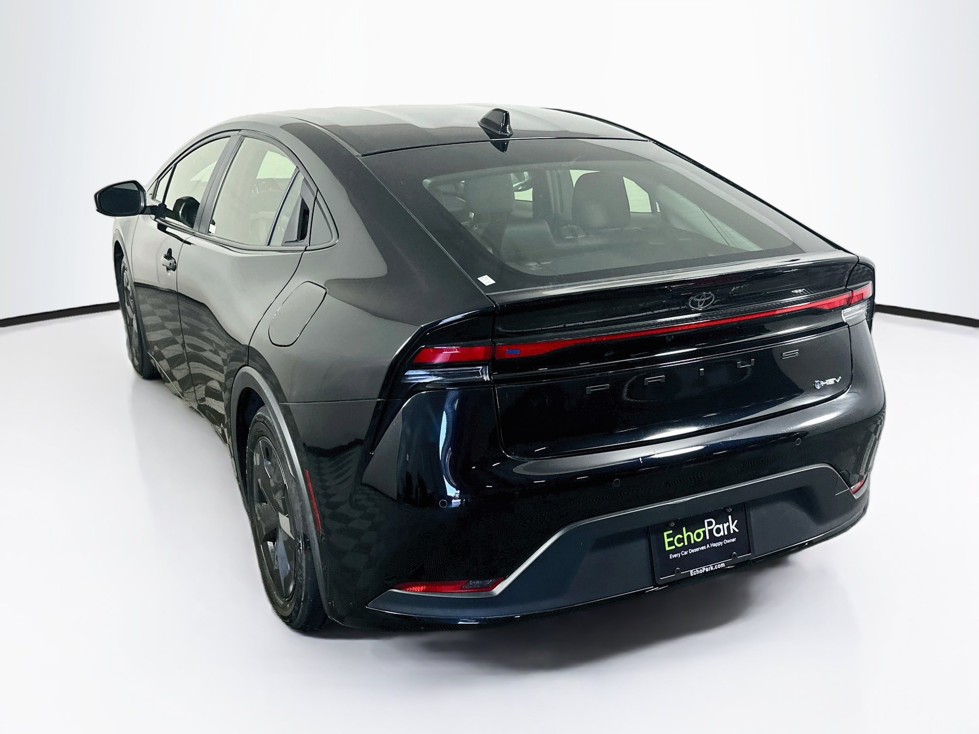 Used 2024 Toyota Prius LE FWD image 5