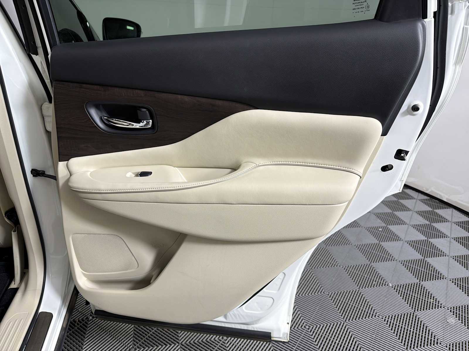 Used 2019 Nissan Murano Platinum image 14