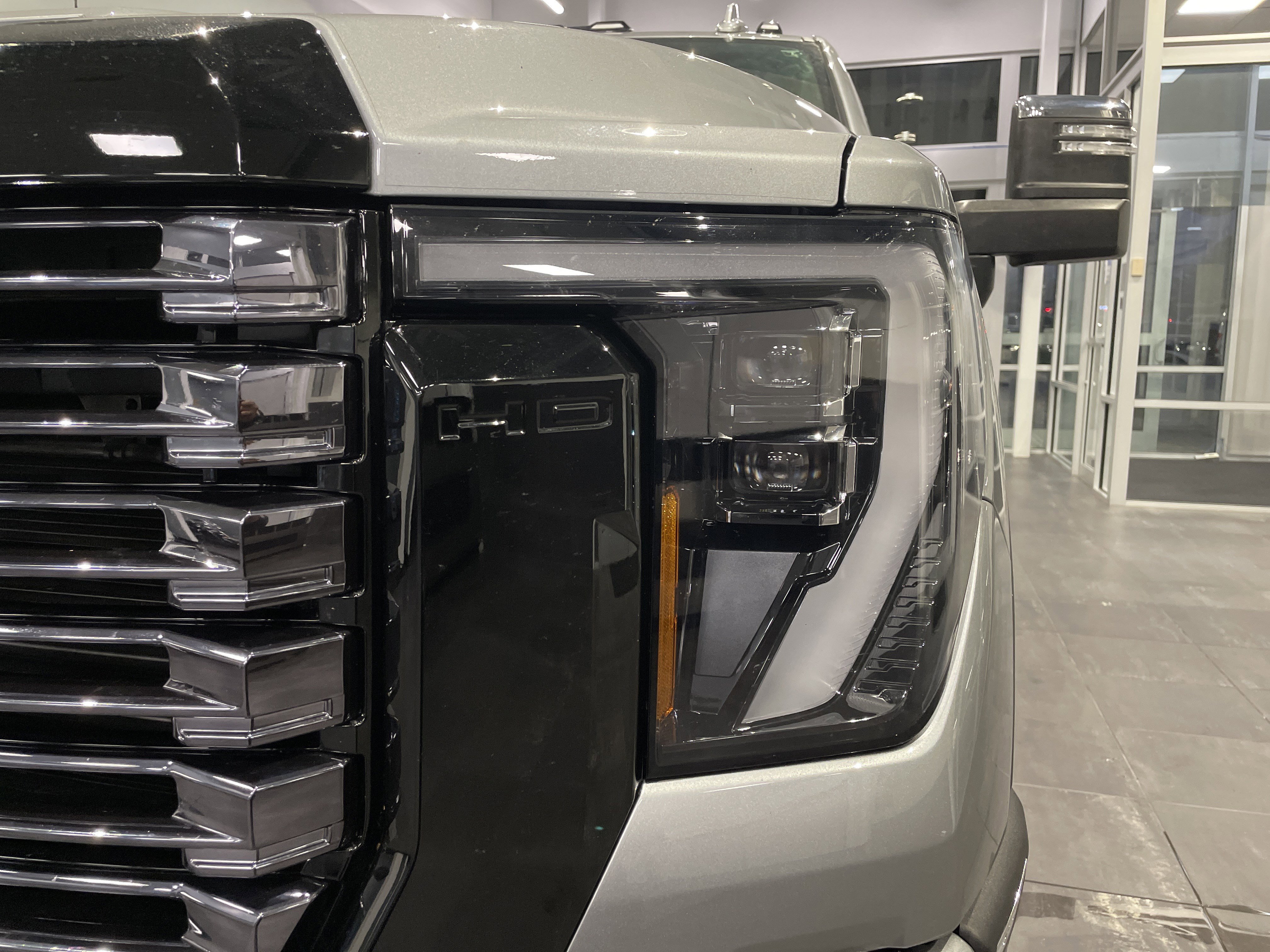 Used 2025 GMC Sierra 2500 Denali Ultimate image 5
