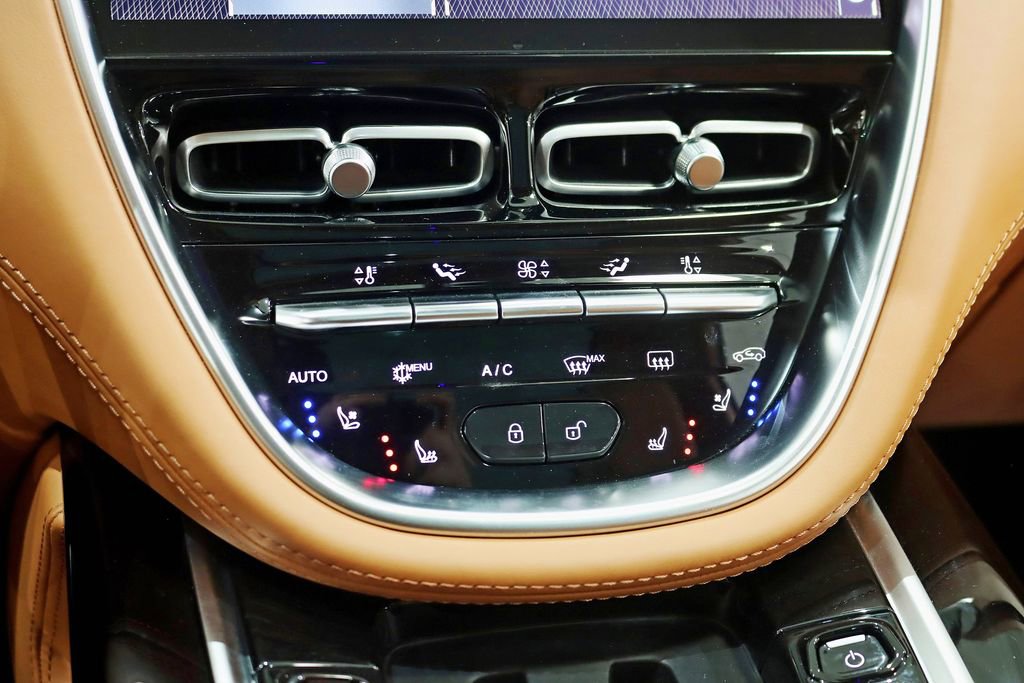Used 2023 Aston Martin DBX AWD/4WD image 30