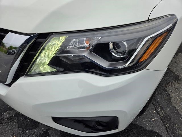 Used 2018 Nissan Pathfinder SV AWD/4WD image 23