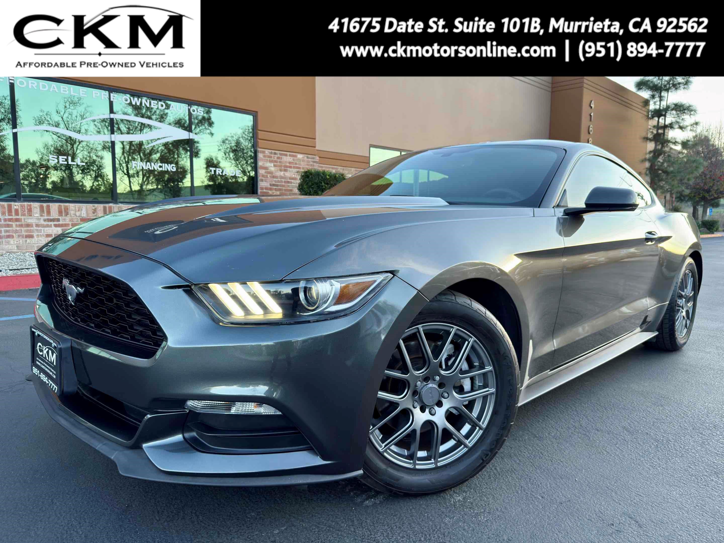 Used 2017 Ford Mustang Coupe RWD image 1