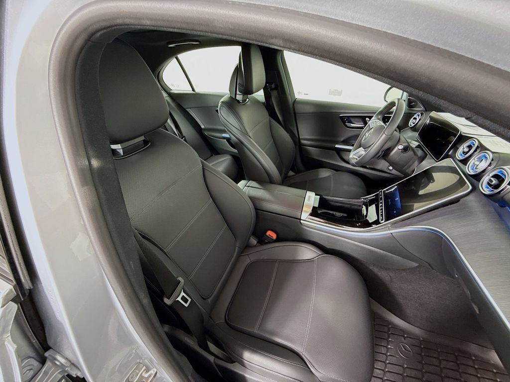 Used 2025 Mercedes-Benz C 300 4MATIC Sedan image 28