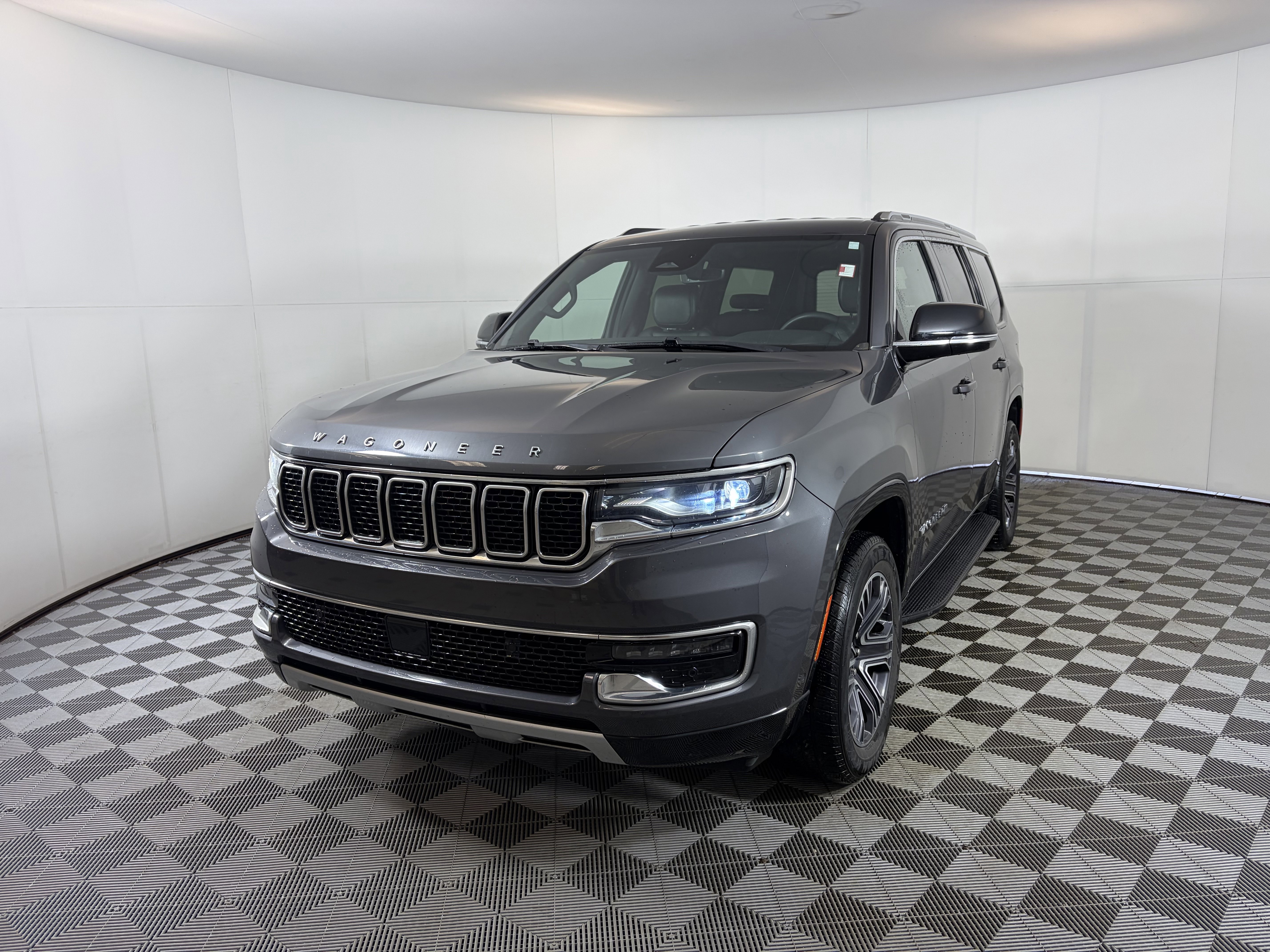 Used 2024 Jeep Wagoneer Series II image 2