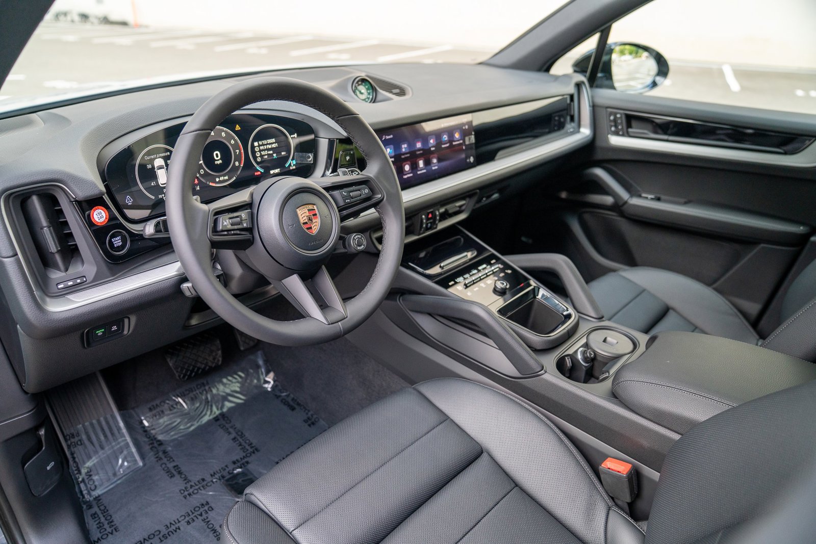 Certified 2026 Porsche Cayenne AWD/4WD image 4