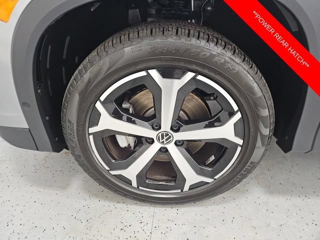 Used 2025 Volkswagen Tiguan SE AWD/4WD image 9