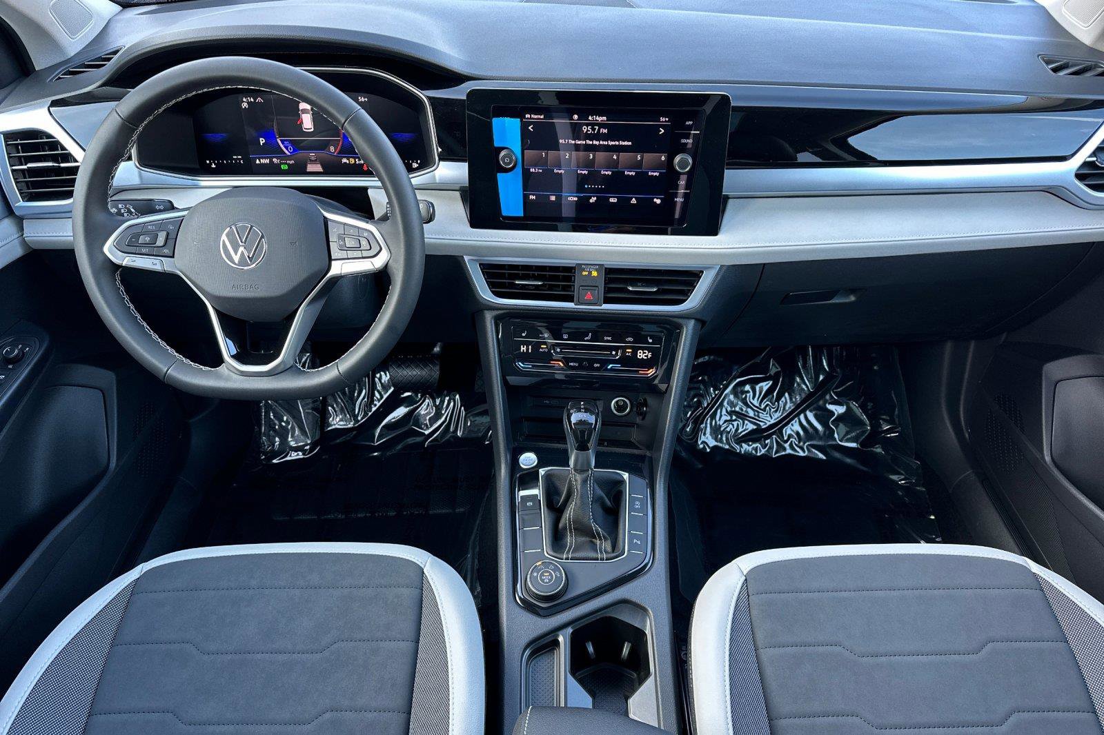 New 2026 Volkswagen Taos SE image 12