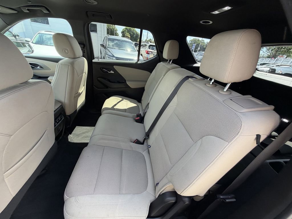 Used 2023 Chevrolet Traverse LS FWD image 13