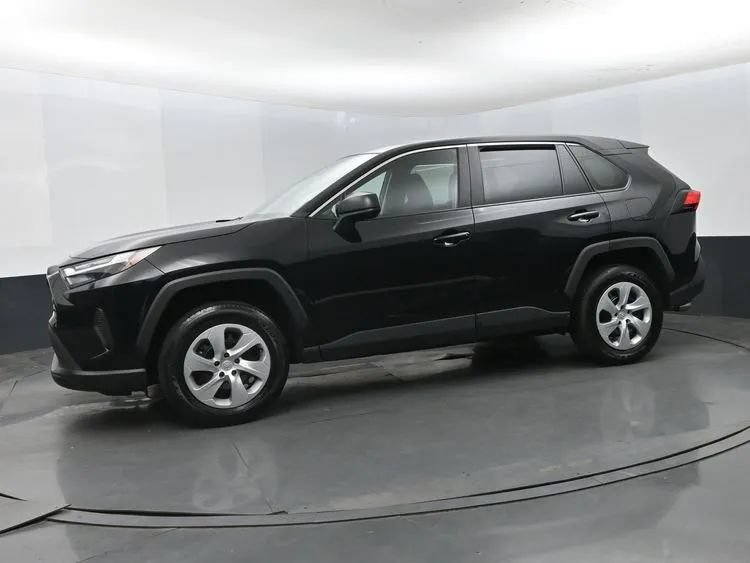 Used 2025 Toyota RAV4 LE FWD image 5