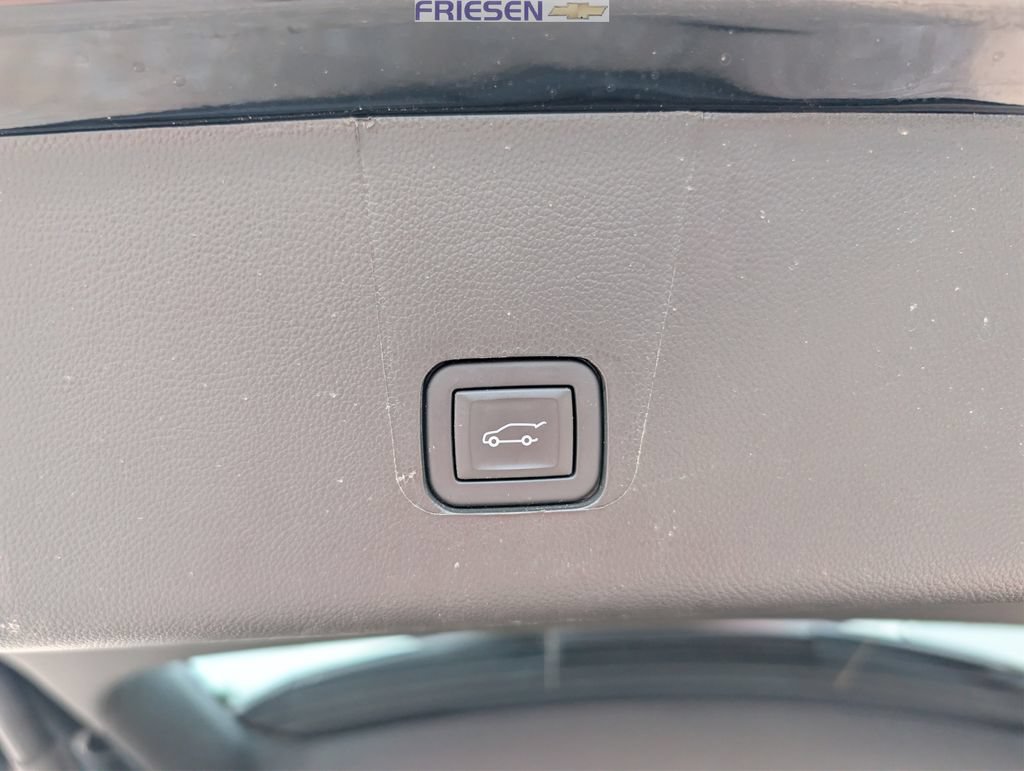 Used 2023 Chevrolet Traverse LT FWD image 24