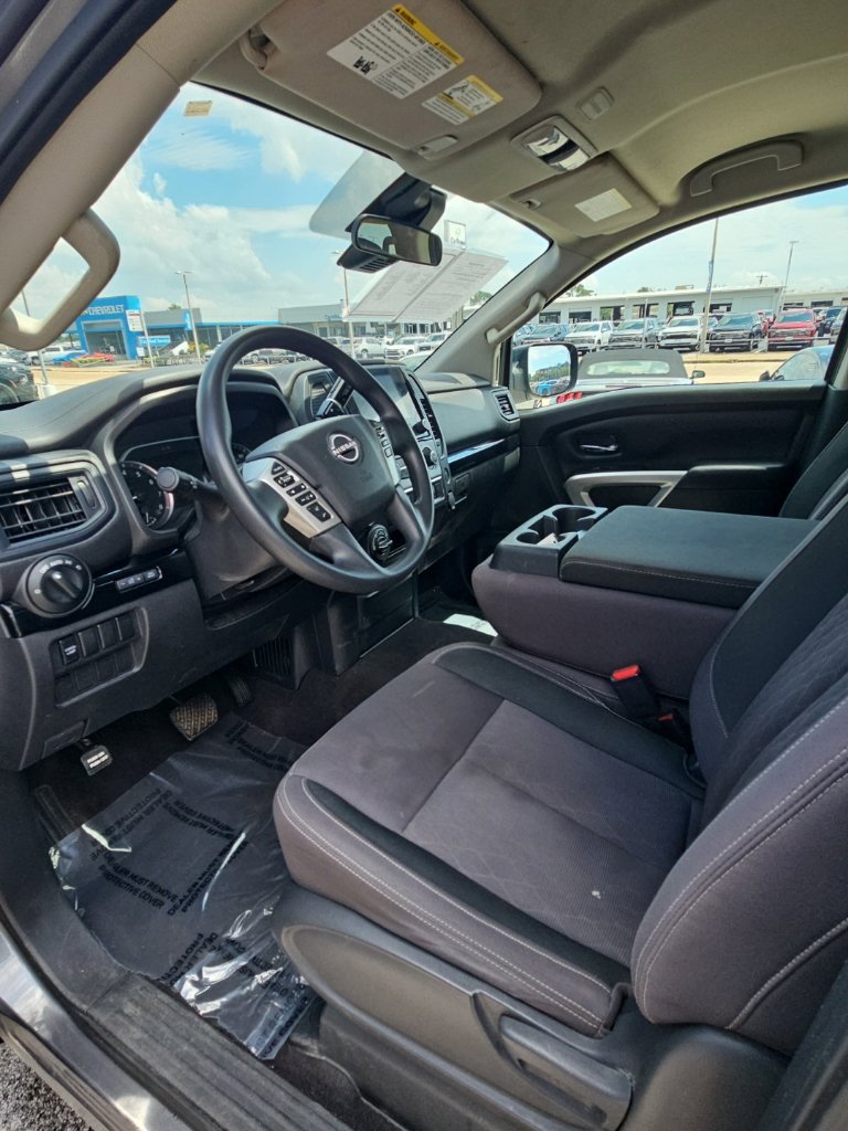 Used 2023 Nissan Titan SV AWD/4WD image 12