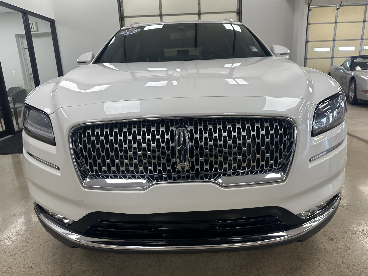 Used 2023 Lincoln Nautilus Reserve w/ Equipment Group 202A image 5