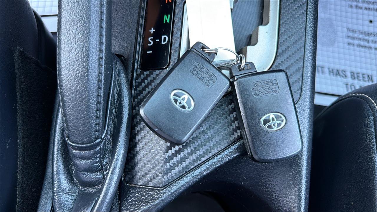 Used 2015 Toyota RAV4 Limited w/ Technology Package AWD/4WD image 30
