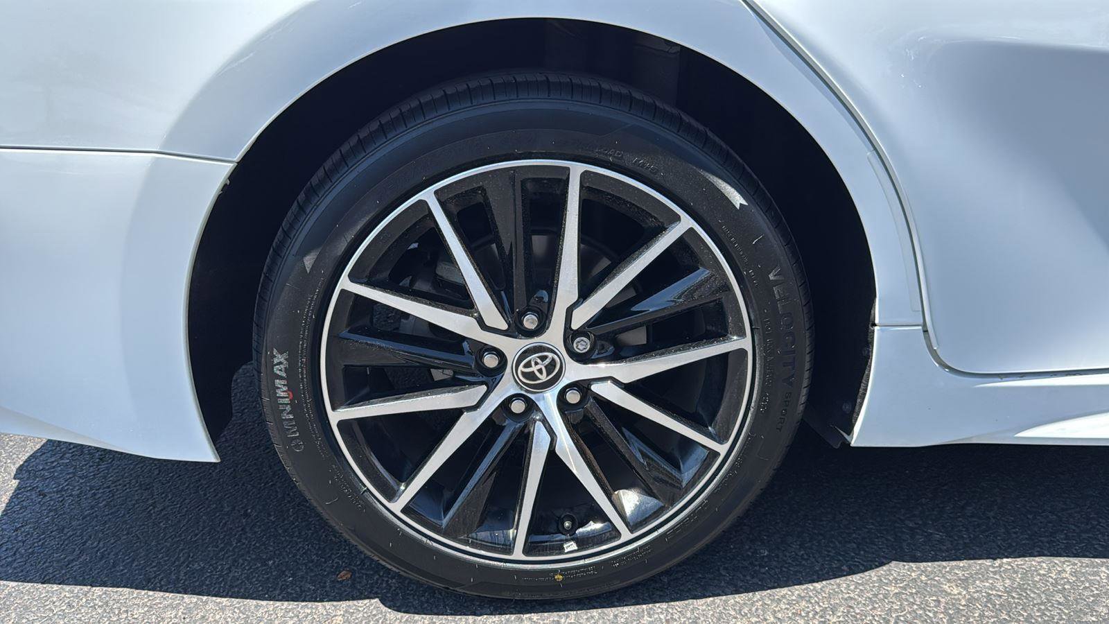 Used 2023 Toyota Camry SE image 9