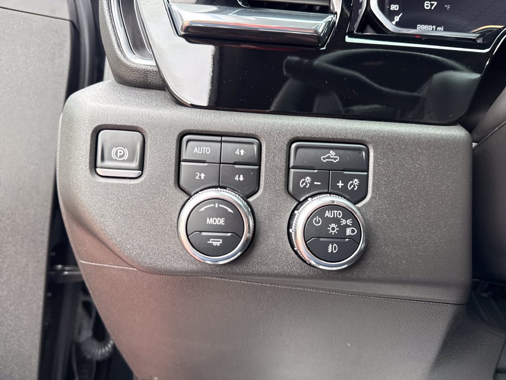 Used 2025 GMC Sierra 1500 Elevation w/ Preferred Package AWD/4WD image 13