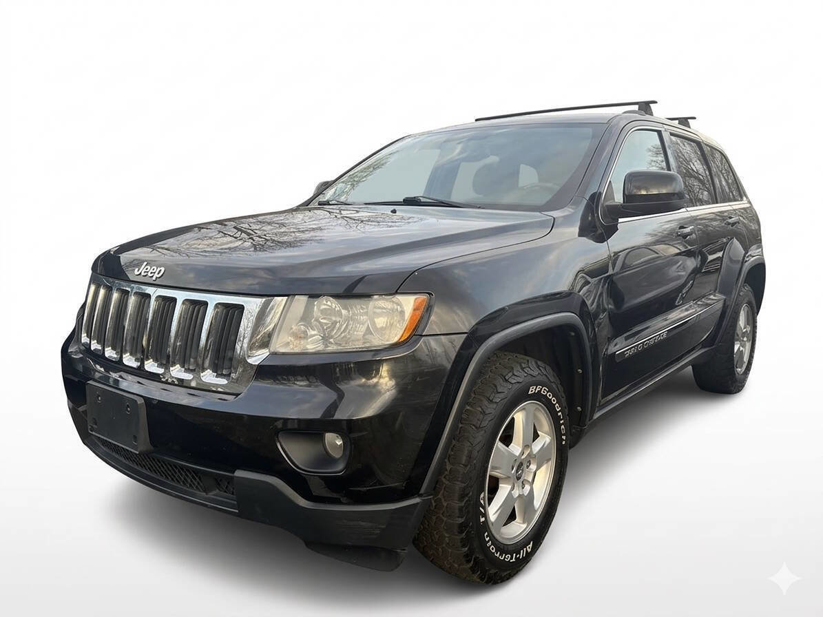 Used 2013 Jeep Grand Cherokee Laredo w/ Laredo E Group AWD/4WD image 1