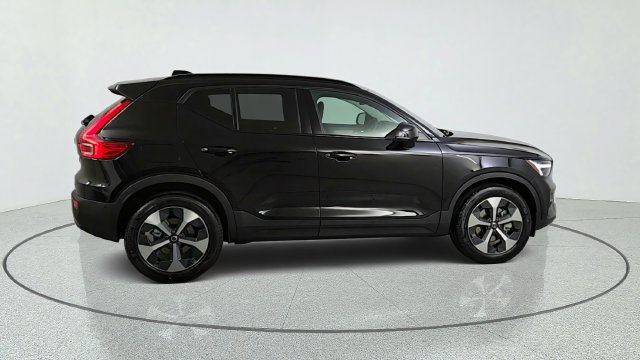 New 2026 Volvo XC40 B5 Plus w/ Protection Package Premier AWD/4WD image 8