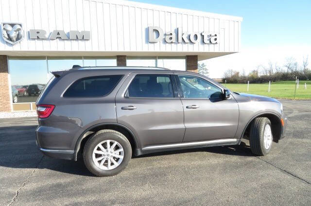 Used 2024 Dodge Durango SXT image 2