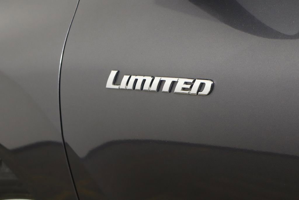 Used 2012 Toyota Highlander Limited w/ Tow Pkg image 39