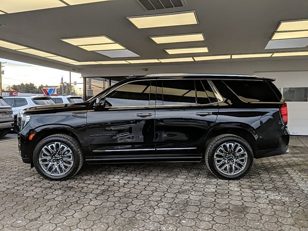 Used 2023 GMC Yukon Denali Ultimate image 10