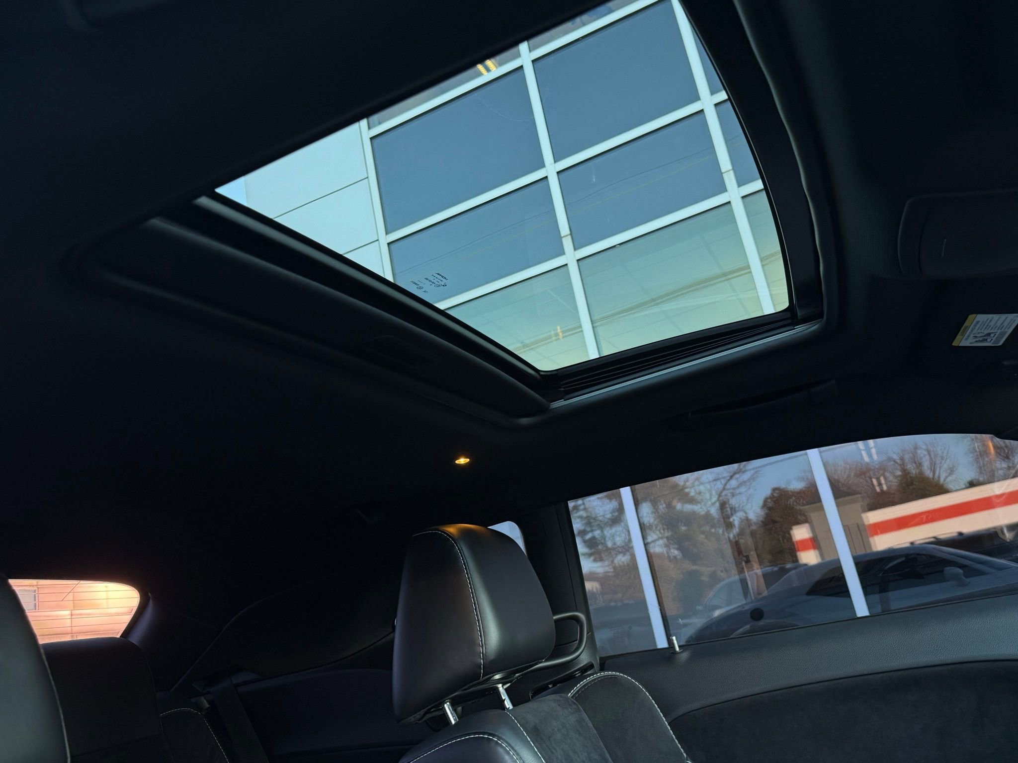 Used 2016 Dodge Challenger SRT Hellcat image 29