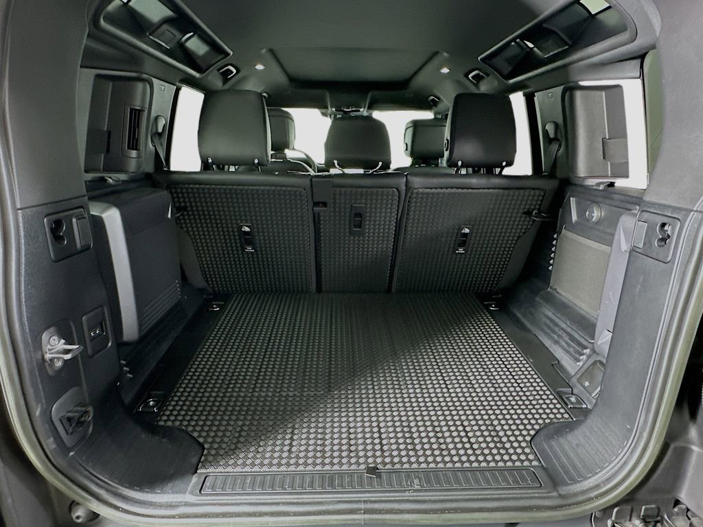 Used 2023 Land Rover Defender 110 V8 image 28