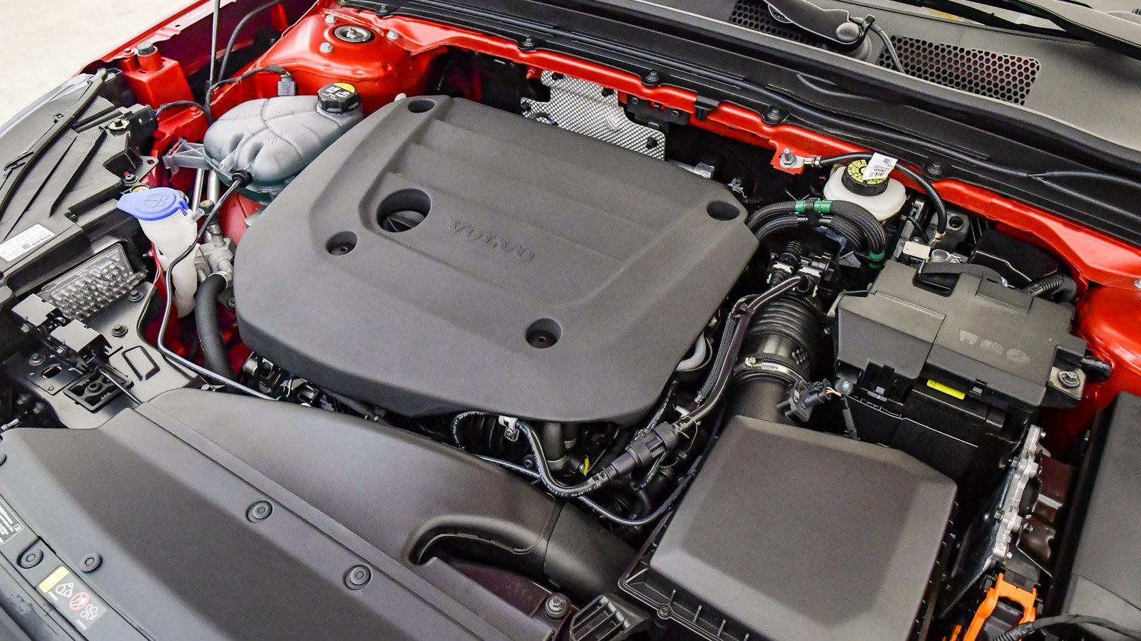 Certified 2025 Volvo XC40 B5 Ultra w/ Climate Package image 28