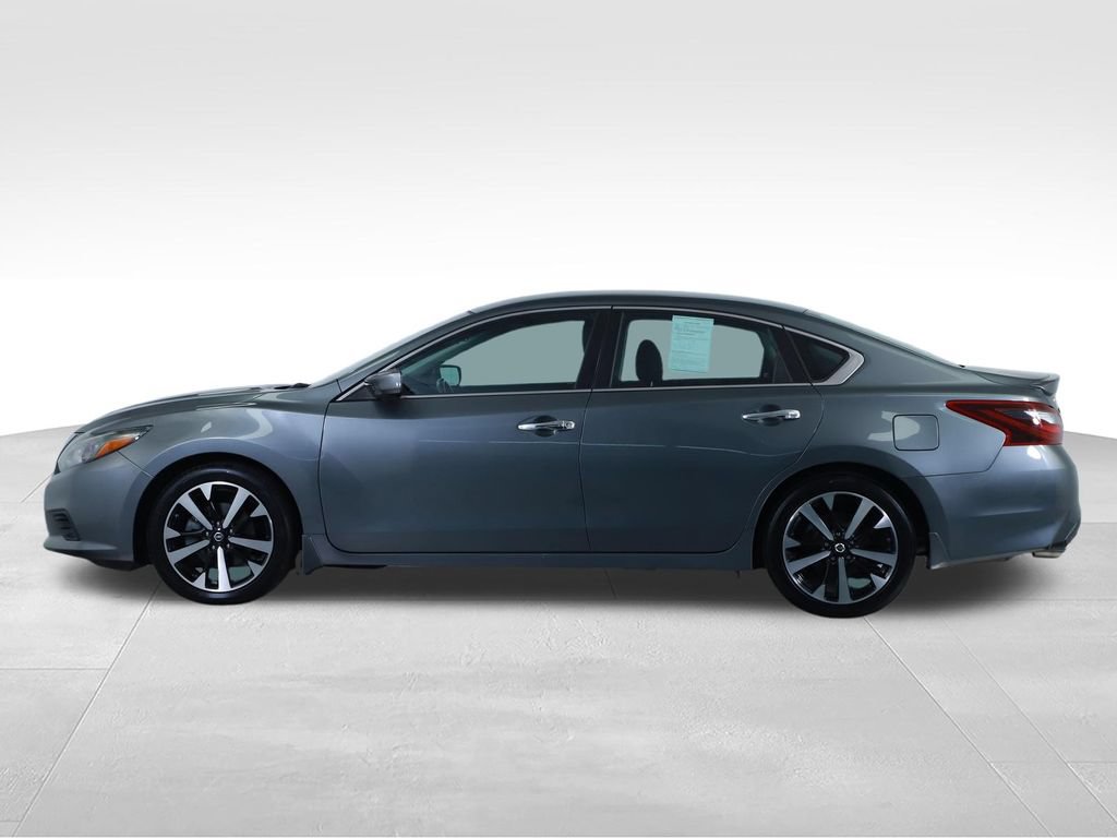Used 2018 Nissan Altima 2.5 SR FWD image 9