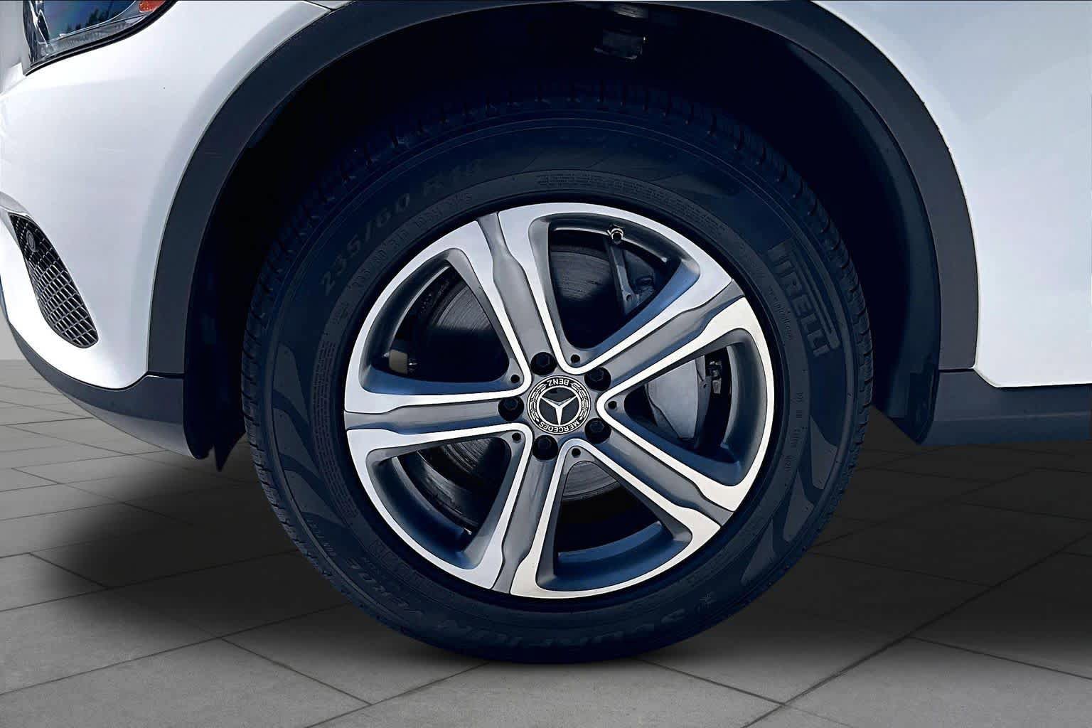 Used 2019 Mercedes-Benz GLC 300 4MATIC image 11