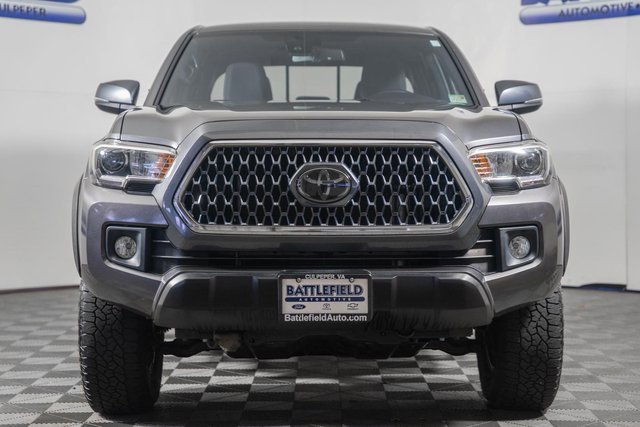 Used 2019 Toyota Tacoma TRD Off-Road image 2