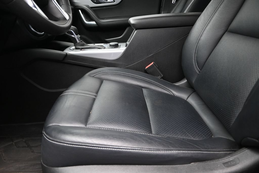 Used 2023 Chevrolet Blazer LT w/ Midnight/Sport Edition FWD image 13