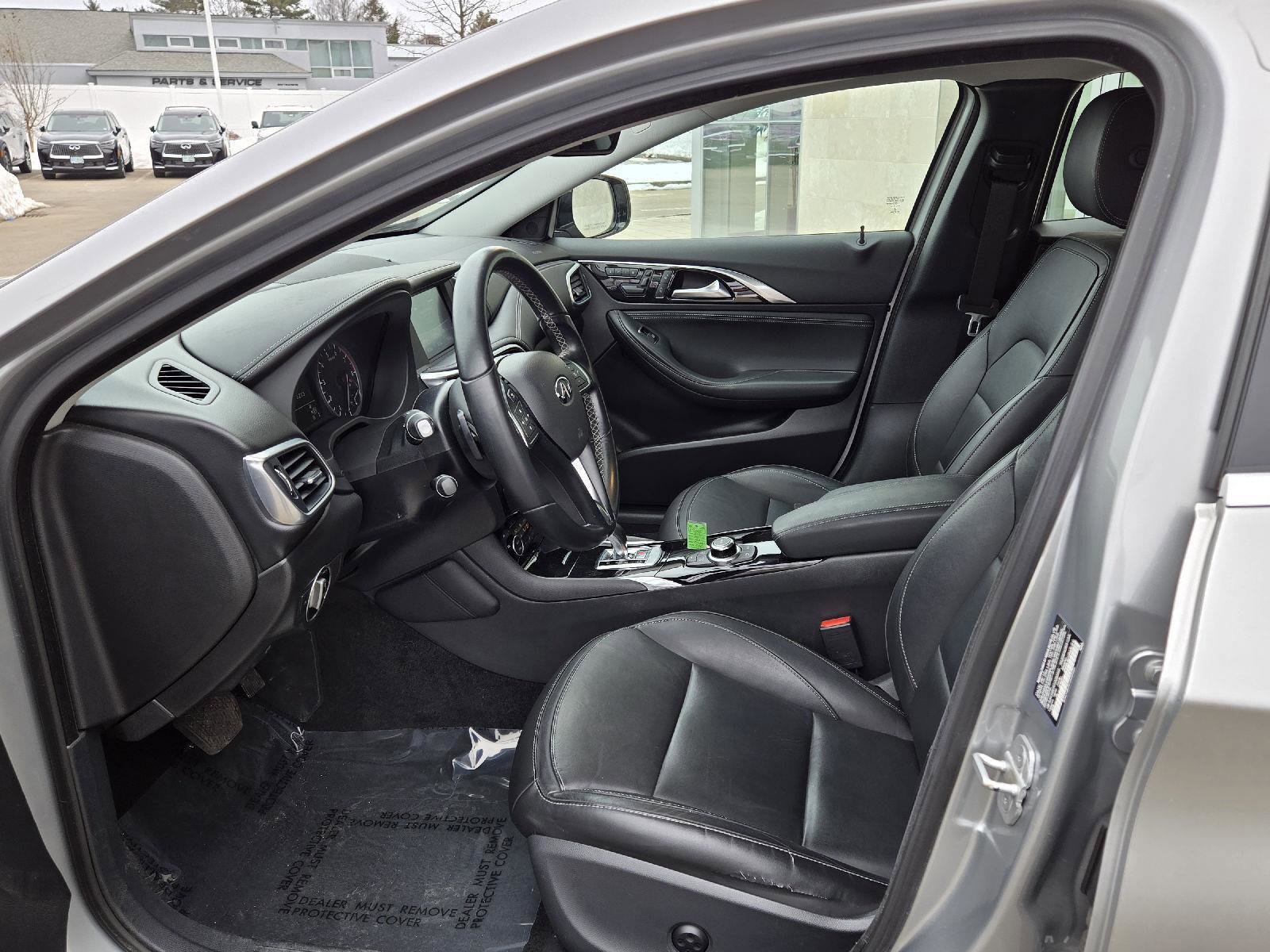 Certified 2018 INFINITI QX30 Premium w/ Cargo Package image 4