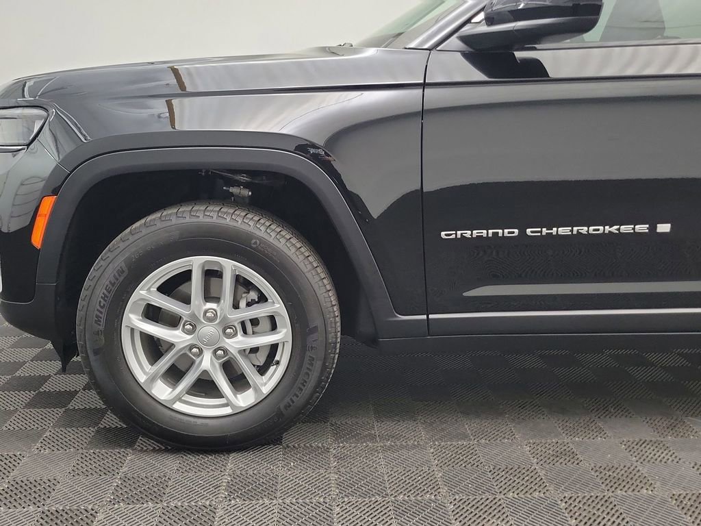 Used 2025 Jeep Grand Cherokee Laredo X w/ Trailer Tow Package image 20