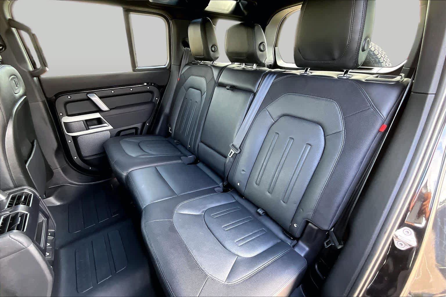 Used 2022 Land Rover Defender 110 X-Dynamic SE AWD/4WD image 21