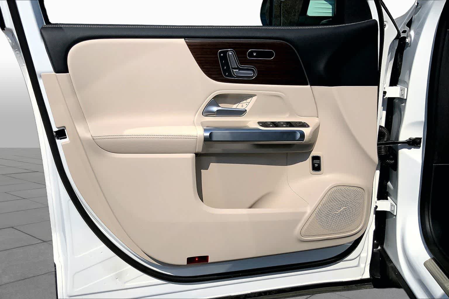 New 2026 Mercedes-Benz GLB 250 4MATIC image 14