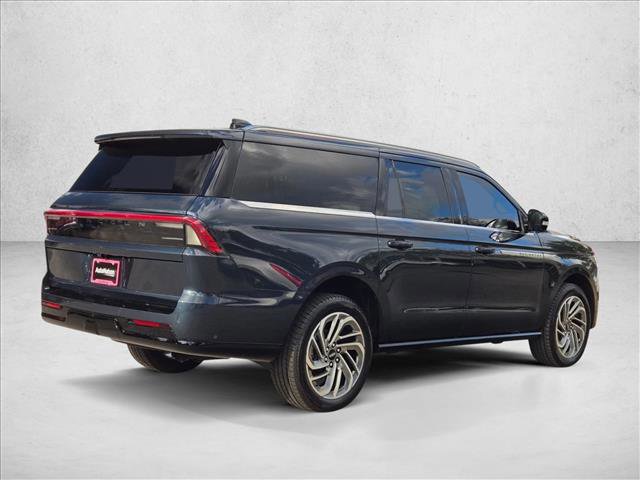 New 2025 Lincoln Navigator L Reserve image 2